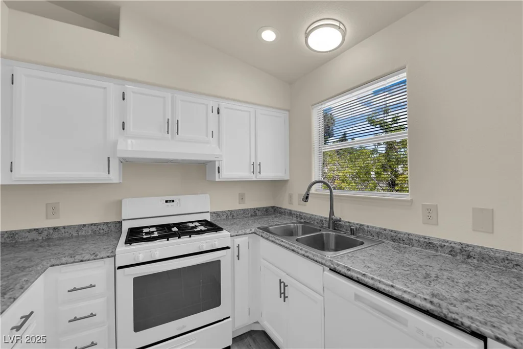 6106 Hillside Bloom, Las Vegas, NV 89130