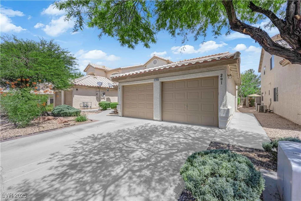 6106 Hillside Bloom, Las Vegas, NV 89130