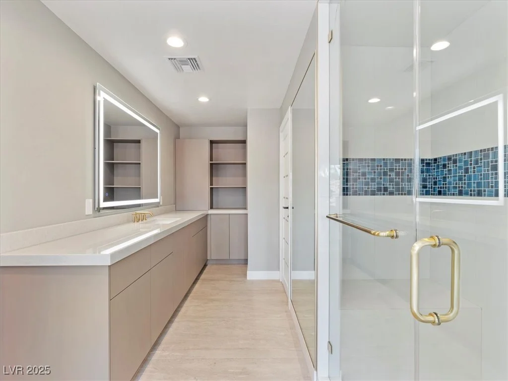 2204 Plaza De La Candela, Las Vegas, NV 89102