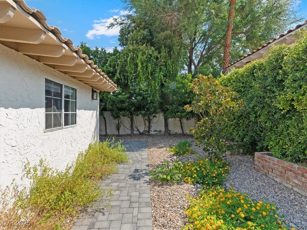 2204 Plaza De La Candela, Las Vegas, NV 89102