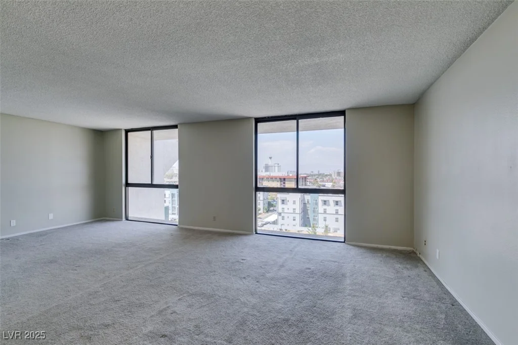 3930 University Center, Las Vegas, NV 89119