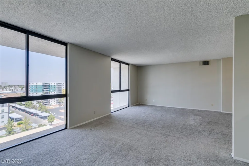 3930 University Center, Las Vegas, NV 89119