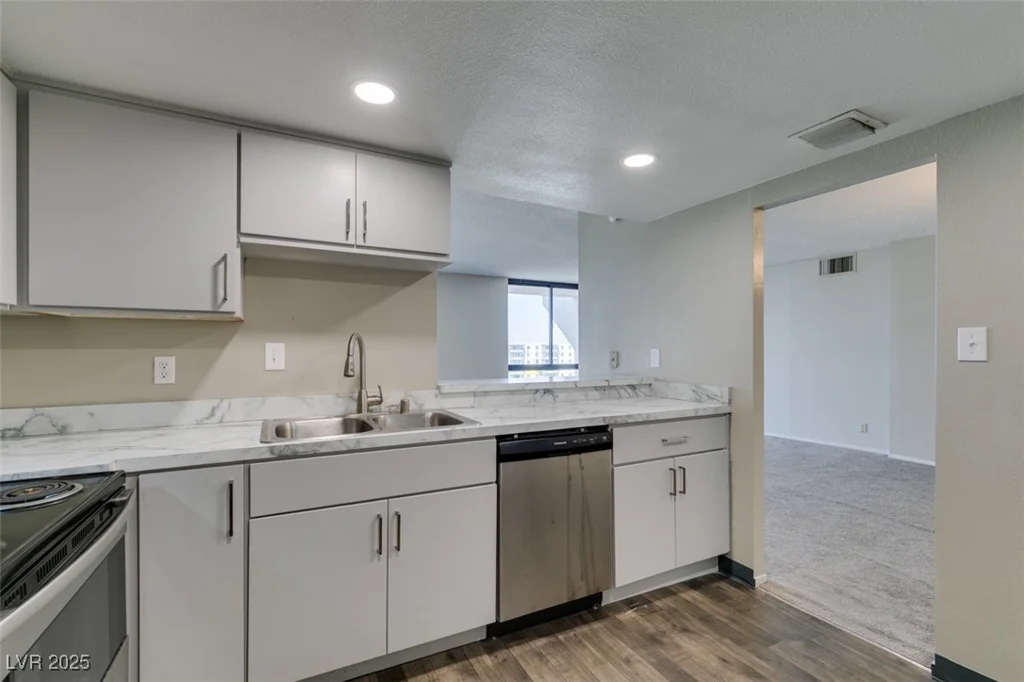 3930 University Center, Las Vegas, NV 89119