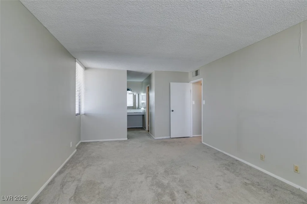 3930 University Center, Las Vegas, NV 89119