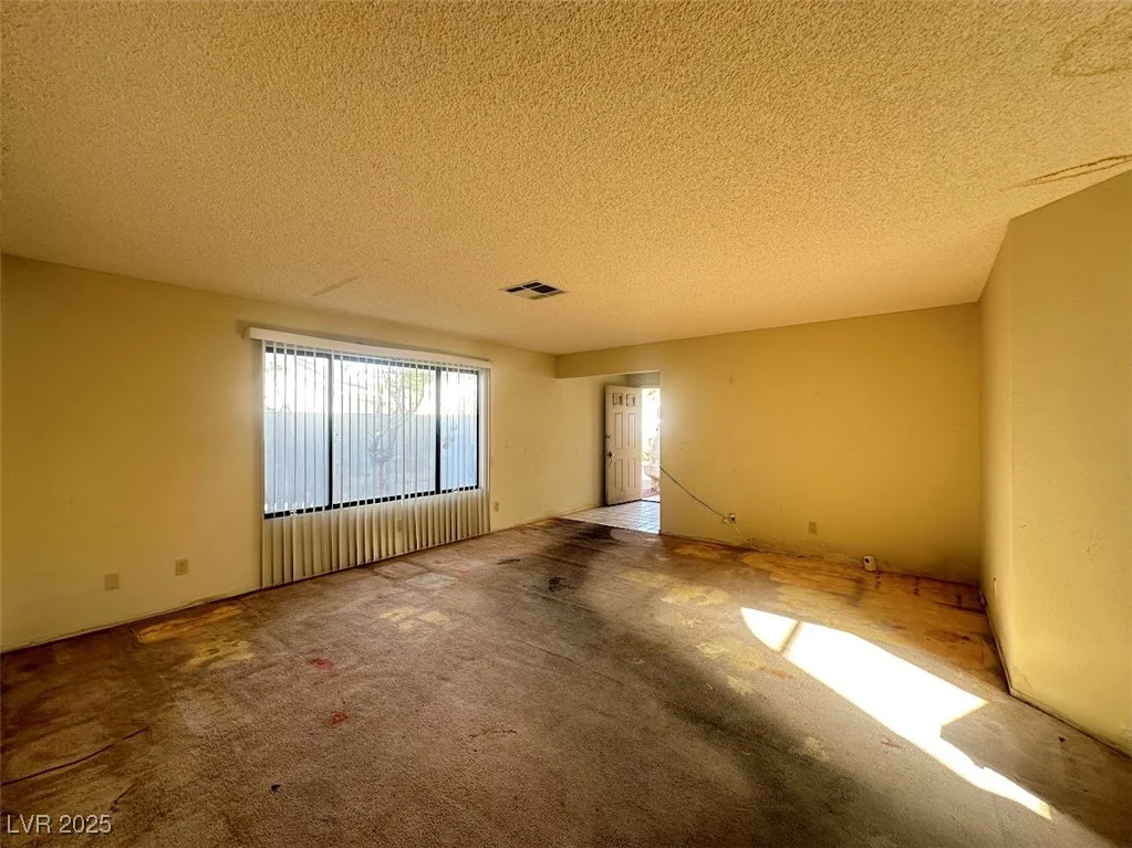 9504 Cliff View, Las Vegas, NV 89117