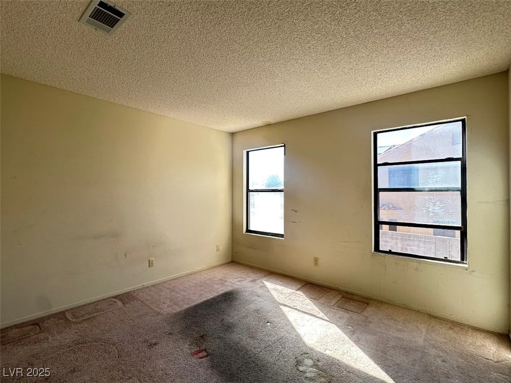9504 Cliff View, Las Vegas, NV 89117