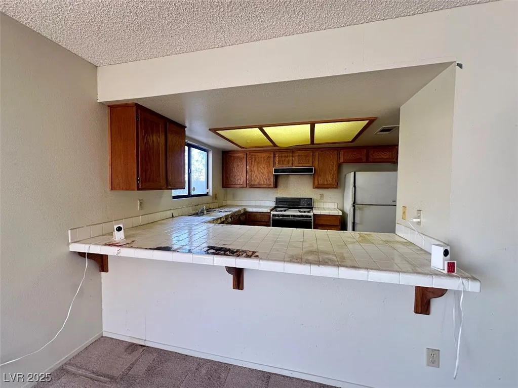 9504 Cliff View, Las Vegas, NV 89117
