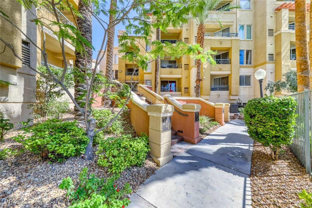 210 Flamingo, Las Vegas, NV 89169