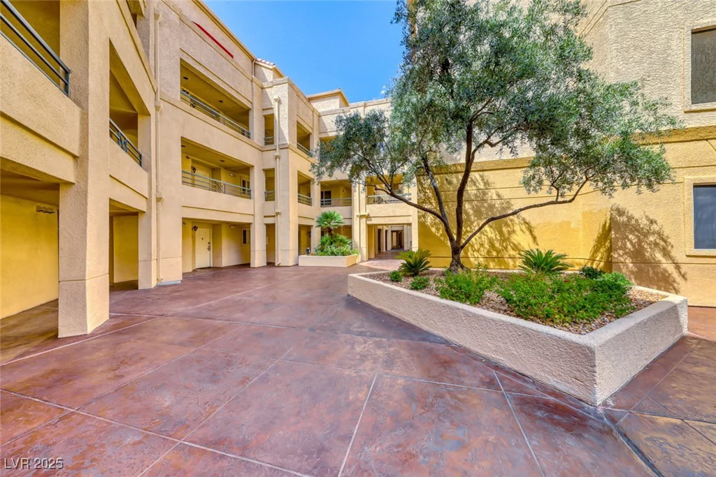 210 Flamingo, Las Vegas, NV 89169