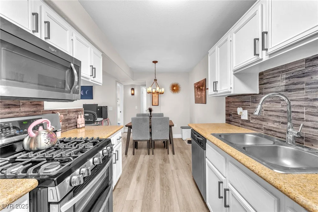 3318 Decatur, Las Vegas, NV 89130