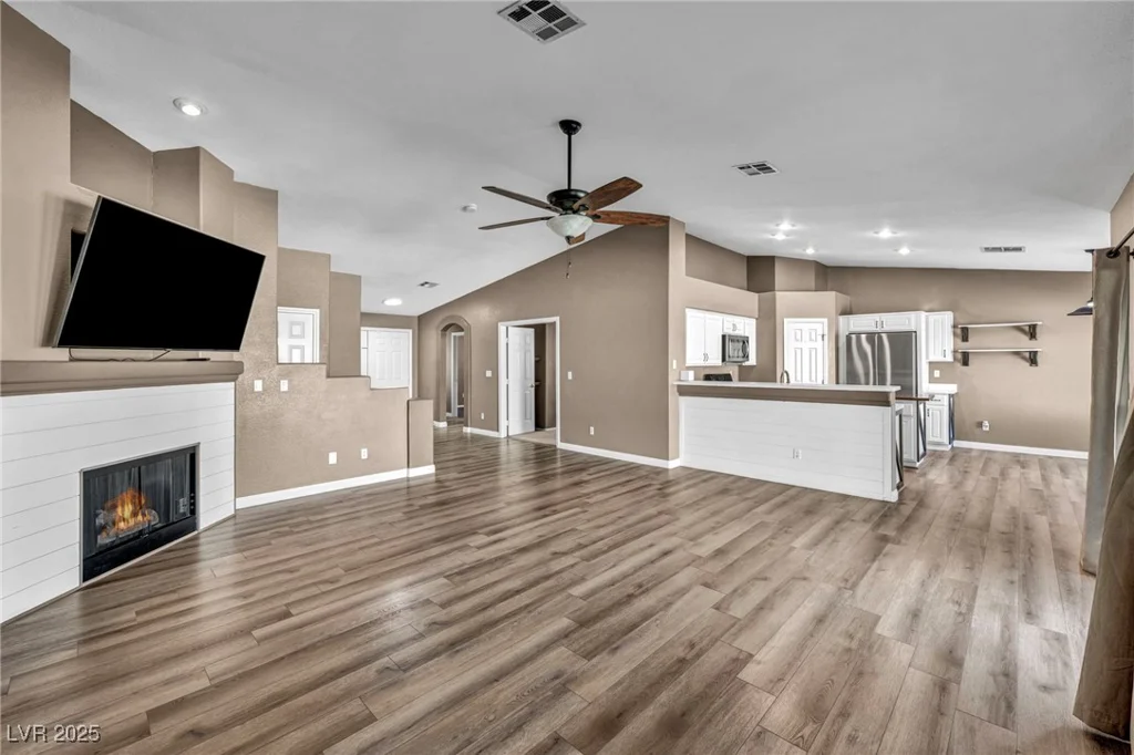 544 Kenerly, Henderson, NV 89015