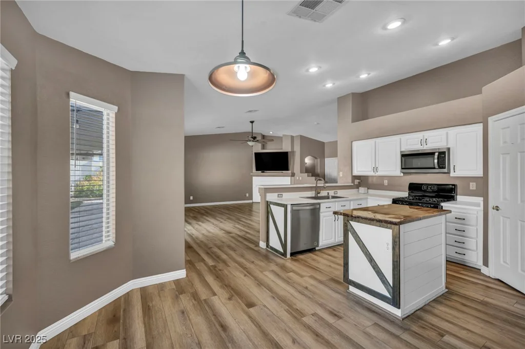544 Kenerly, Henderson, NV 89015