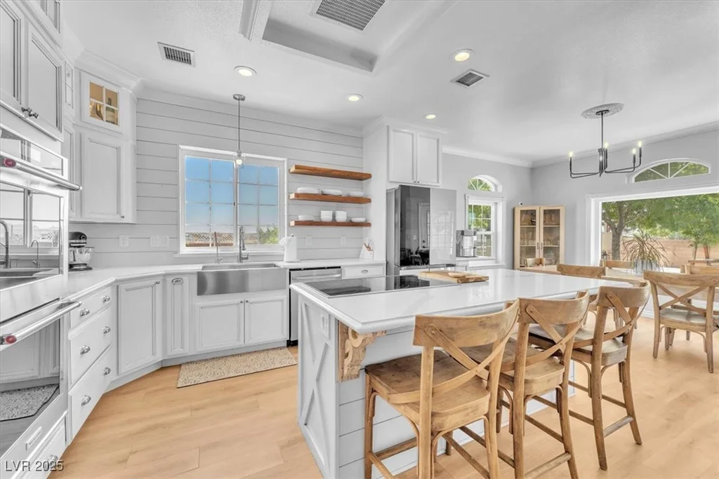8745 Cimarron, Las Vegas, NV 89113