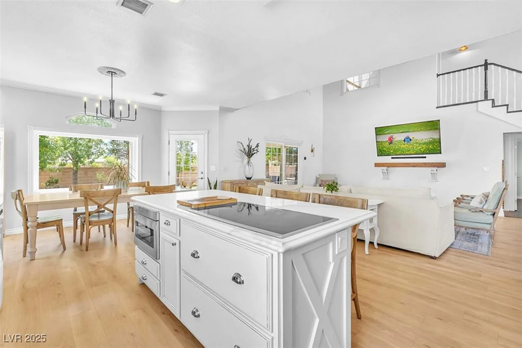 8745 Cimarron, Las Vegas, NV 89113