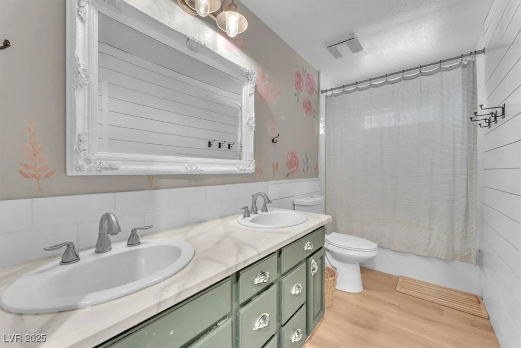 8745 Cimarron, Las Vegas, NV 89113