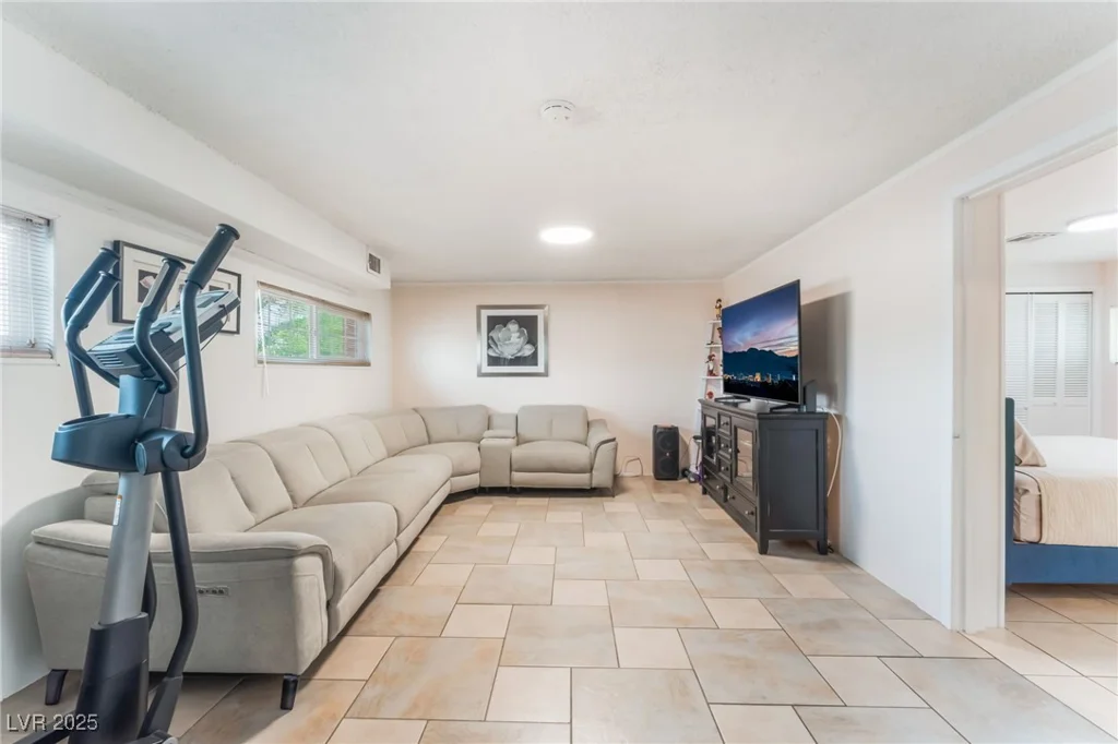 6257 Hobart, Las Vegas, NV 89107