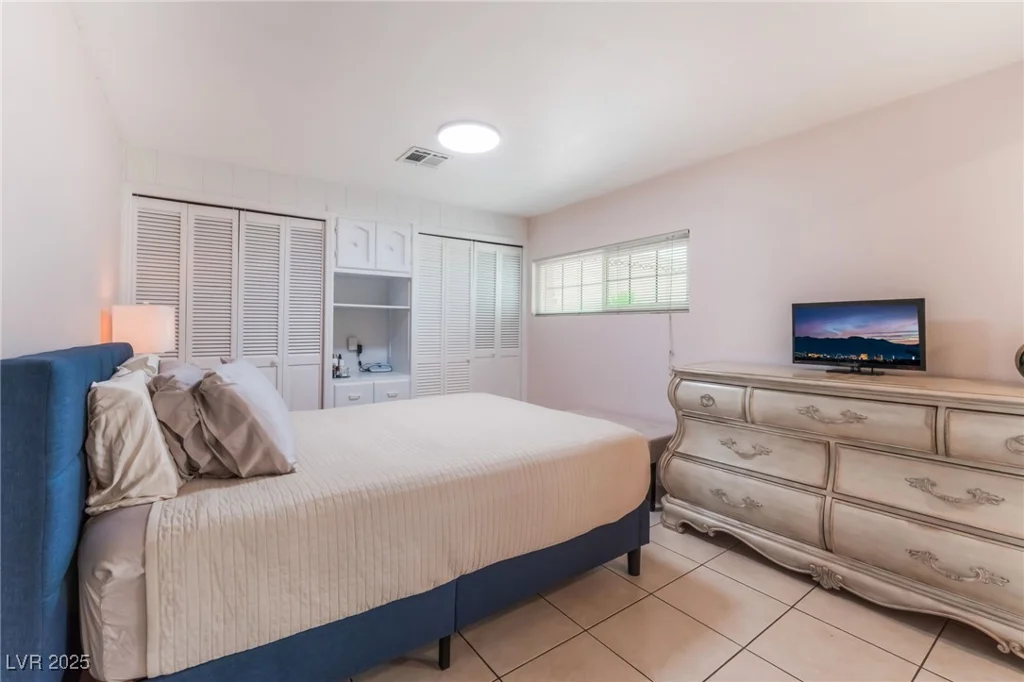 6257 Hobart, Las Vegas, NV 89107