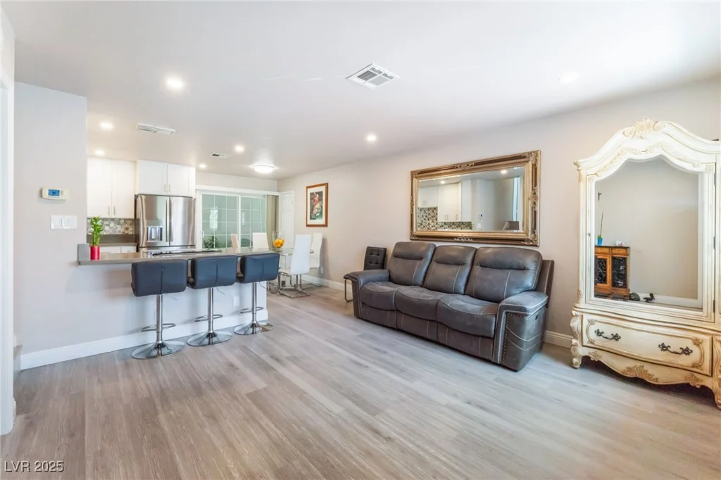 6257 Hobart, Las Vegas, NV 89107