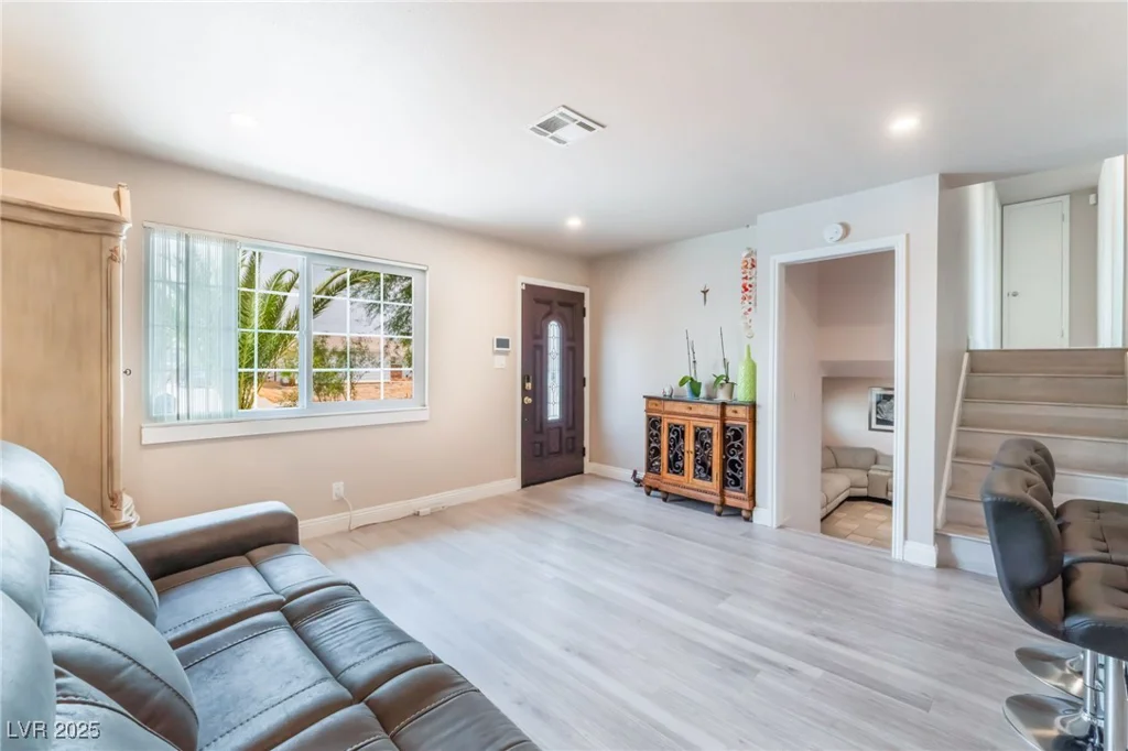 6257 Hobart, Las Vegas, NV 89107