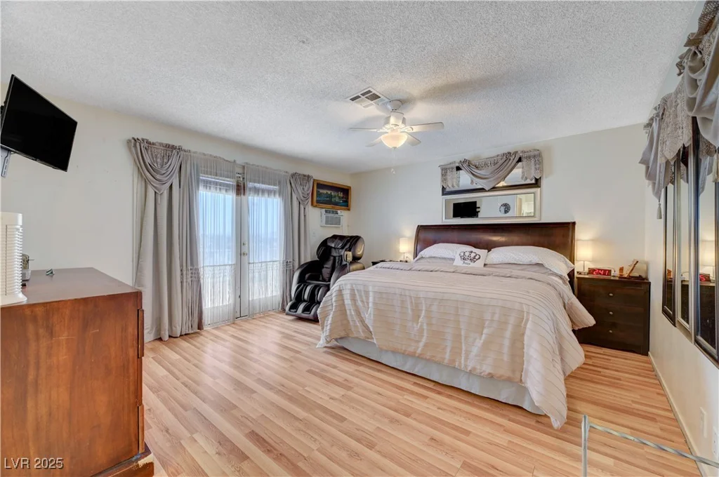 6235 Adenmoor, Las Vegas, NV 89156
