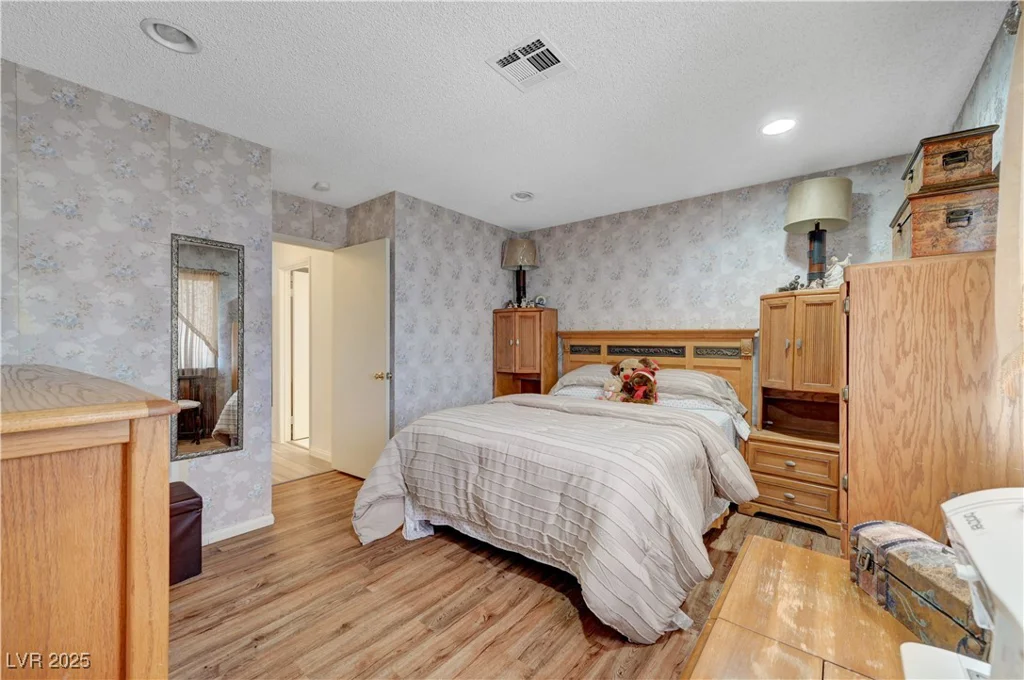 6235 Adenmoor, Las Vegas, NV 89156