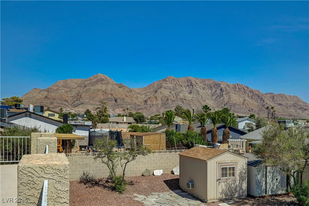6235 Adenmoor, Las Vegas, NV 89156