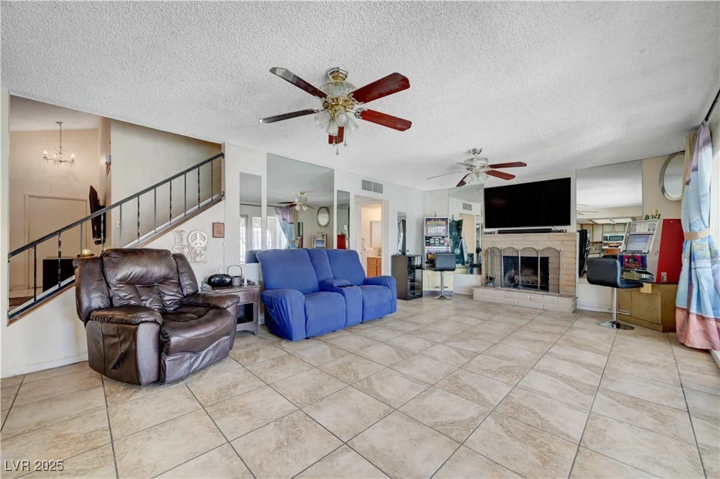 6235 Adenmoor, Las Vegas, NV 89156
