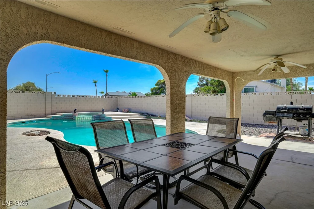 6235 Adenmoor, Las Vegas, NV 89156