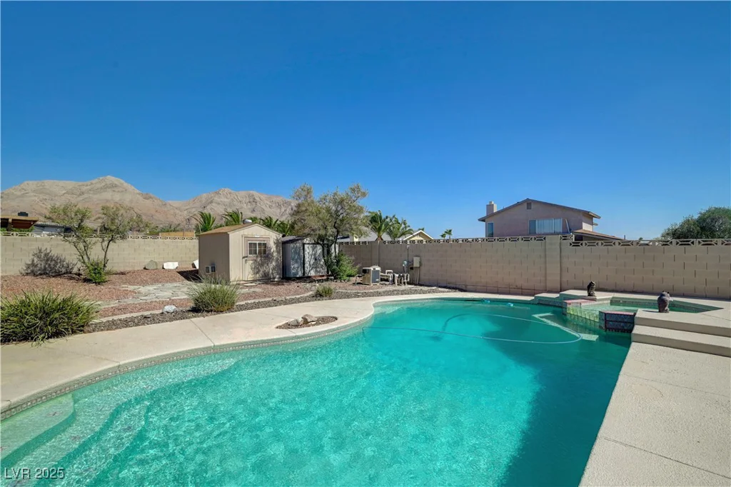 6235 Adenmoor, Las Vegas, NV 89156