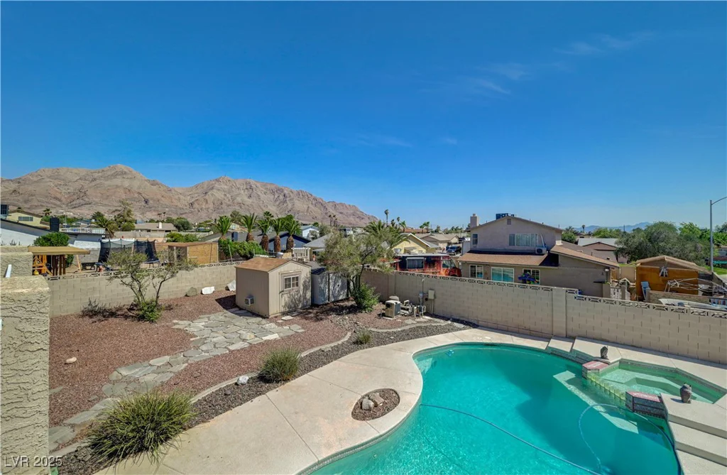6235 Adenmoor, Las Vegas, NV 89156