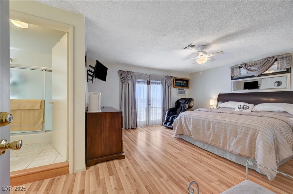 6235 Adenmoor, Las Vegas, NV 89156