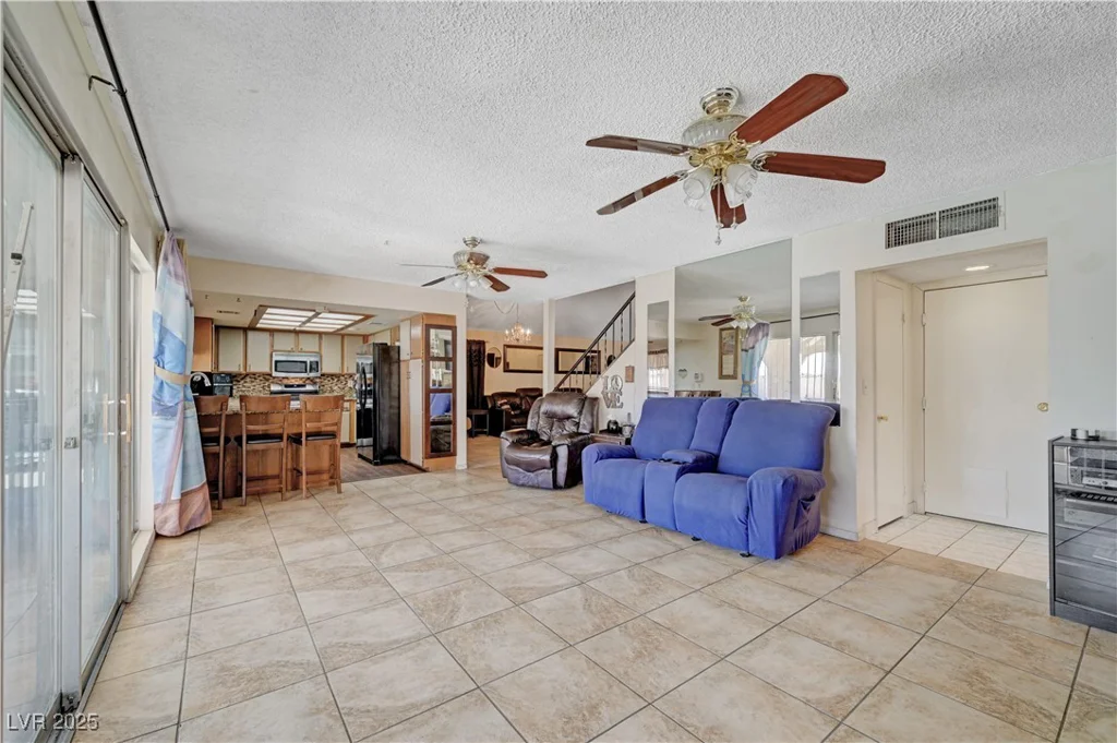 6235 Adenmoor, Las Vegas, NV 89156