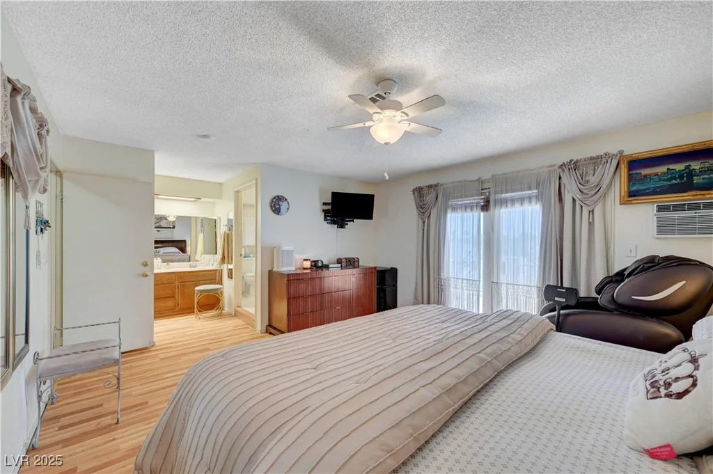 6235 Adenmoor, Las Vegas, NV 89156