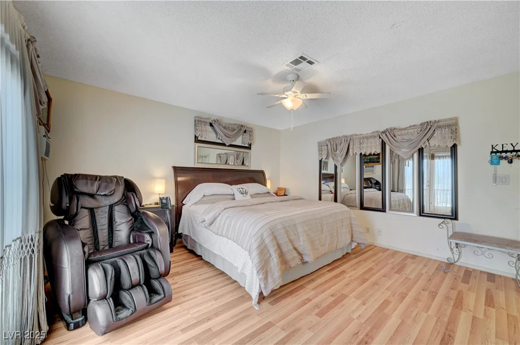 6235 Adenmoor, Las Vegas, NV 89156