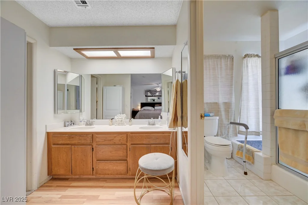 6235 Adenmoor, Las Vegas, NV 89156