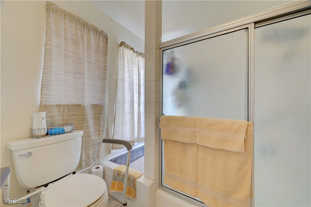 6235 Adenmoor, Las Vegas, NV 89156