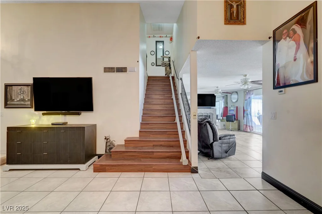6235 Adenmoor, Las Vegas, NV 89156