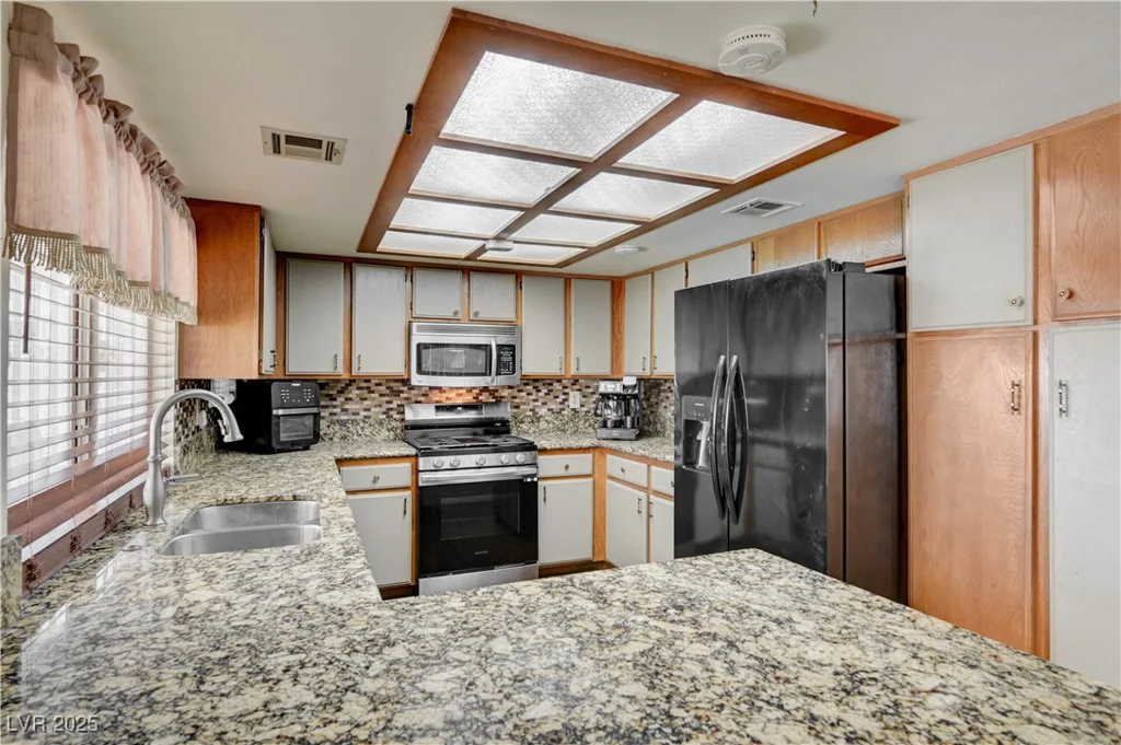 6235 Adenmoor, Las Vegas, NV 89156