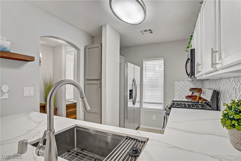 7335 Escarpment, Las Vegas, NV 89139