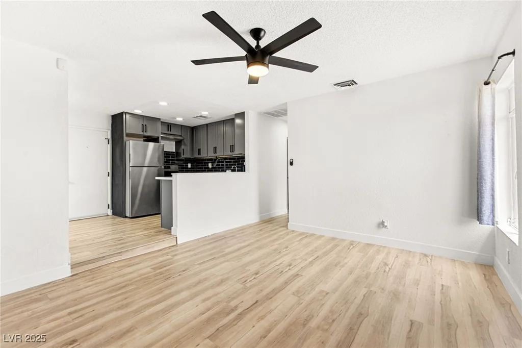 1409 Ardmore, Las Vegas, NV 89104