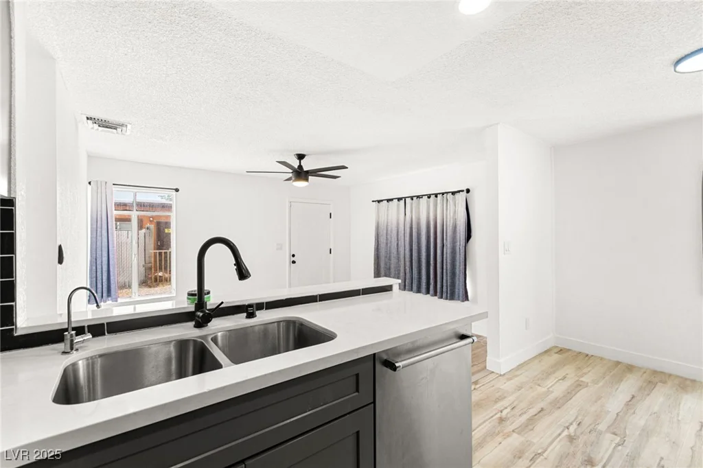 1409 Ardmore, Las Vegas, NV 89104