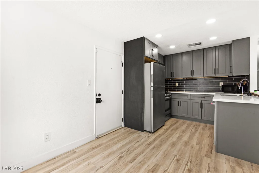 1409 Ardmore, Las Vegas, NV 89104