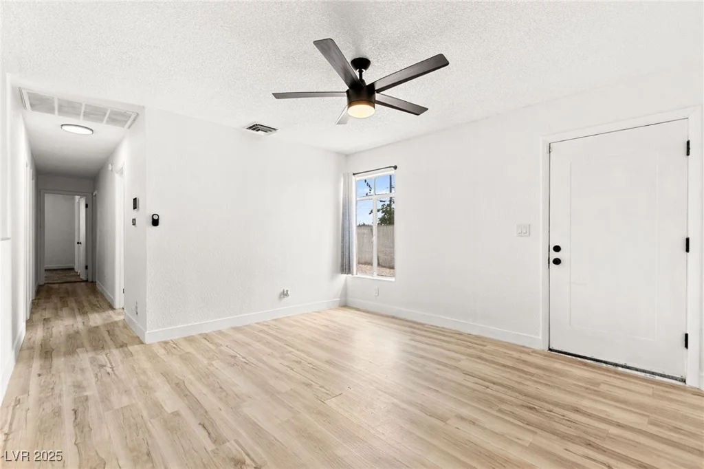 1409 Ardmore, Las Vegas, NV 89104