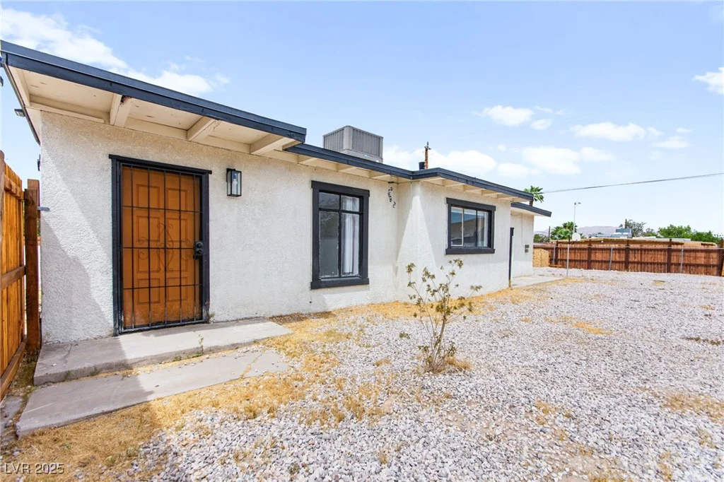 1409 Ardmore, Las Vegas, NV 89104