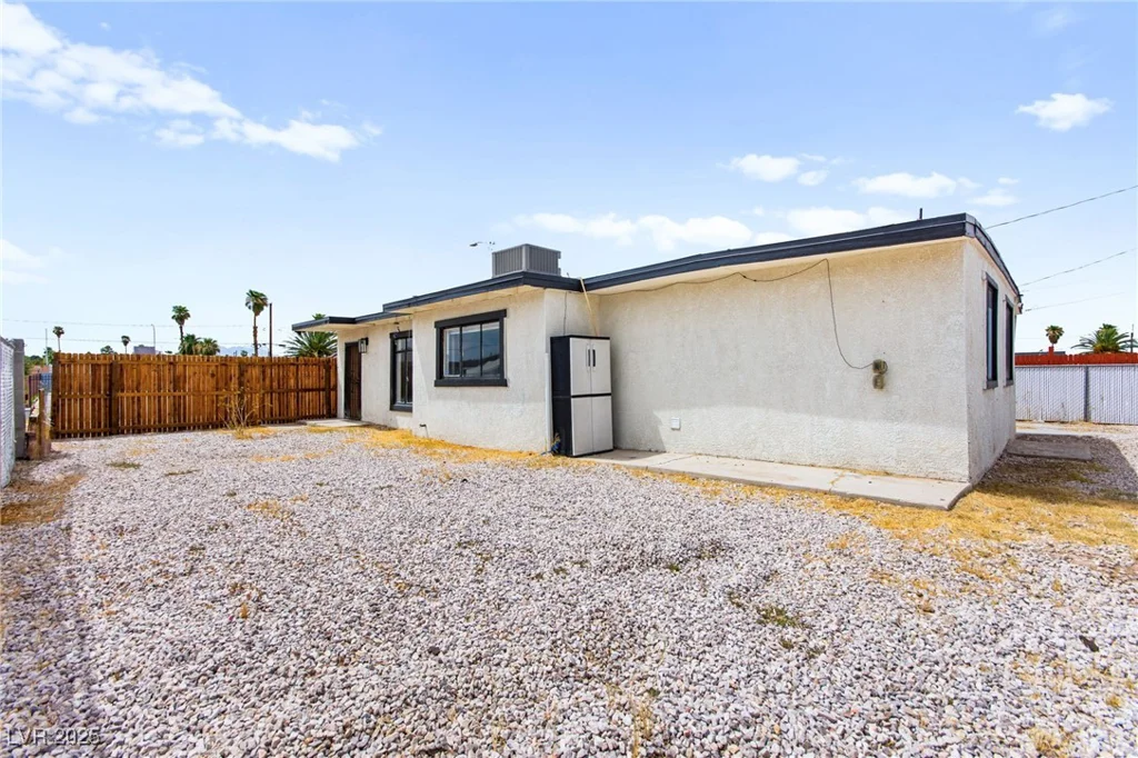 1409 Ardmore, Las Vegas, NV 89104