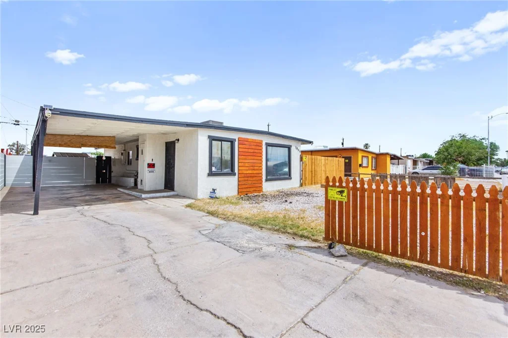 1409 Ardmore, Las Vegas, NV 89104
