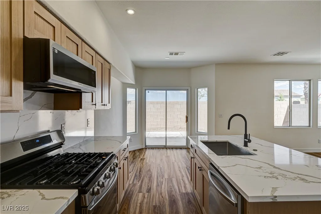 7828 Ithaca Falls, Las Vegas, NV 89149