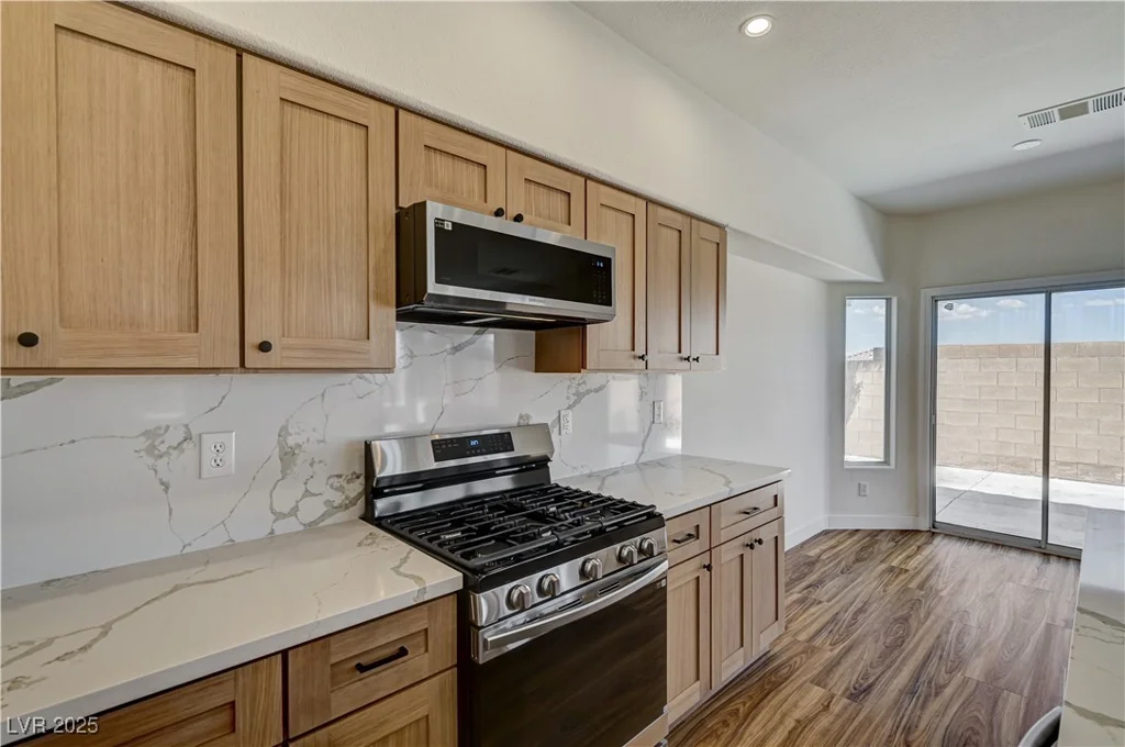 7828 Ithaca Falls, Las Vegas, NV 89149