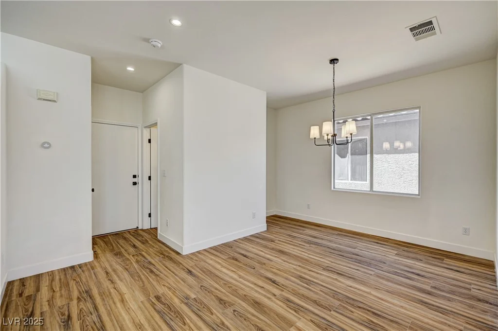 7828 Ithaca Falls, Las Vegas, NV 89149