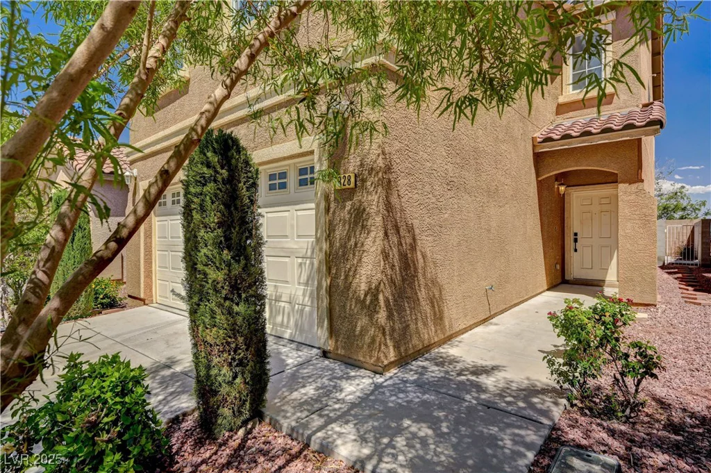 7828 Ithaca Falls, Las Vegas, NV 89149